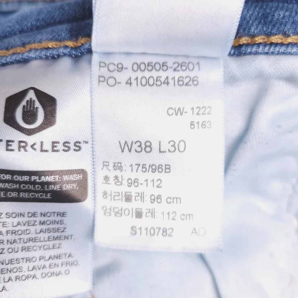 LEVIS 505 Jeans Mens Size 38x30 Straight Leg Medium Wash Blue Denim *Flaw